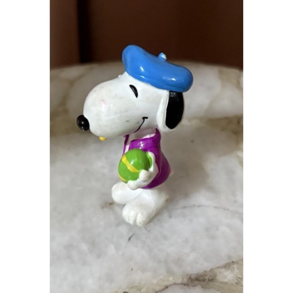 PEANUTS Snoopy with Easter Egg Basket PVC Figure - Picture 2 of 6